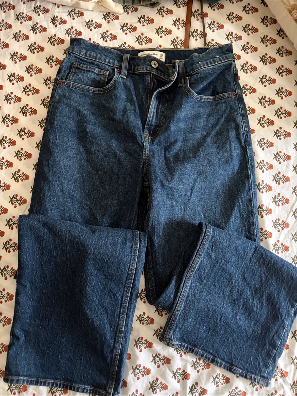 Abercrombie & Fitch Indigo High-Rise Relaxed Jeans